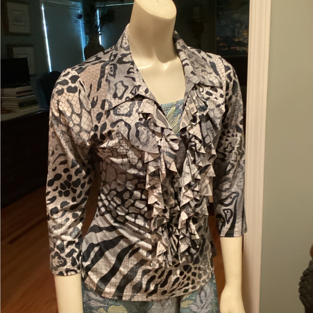 Laura Max Animal Print Ruffle Blouse - Picture 4 of 14